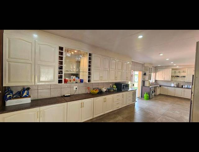 5 BEDROOM HOUSE FOR SALE IN THREE RIVERS